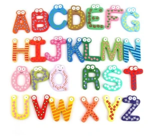 Träkylmagnet  - 10kr/st  frakt 27kr,sammafrakt  A-Z , 26st totalt, 175kr frakt 39kr 0-9 , 10st totalt. 75kr frakt 36kr