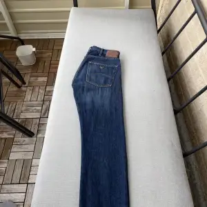 säljer armani jeans i storlek 30. såklart äkta och väldigt sköna jeans