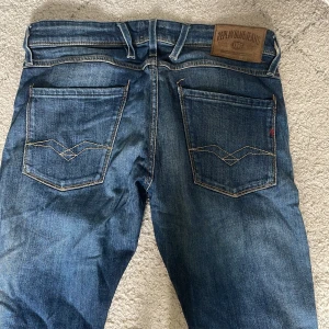 Replay jeans, nyskick - Väldigt bra skick, blå jeans, bara använda 5 gånger