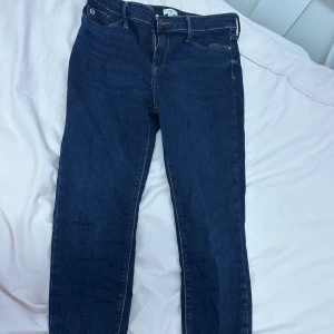 Jeans från River island - Storlek M  Säljes för 200 kr 