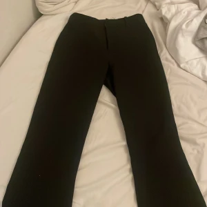 Kostymbyxor - Bra skick, storlek 34 köpta för 399kr