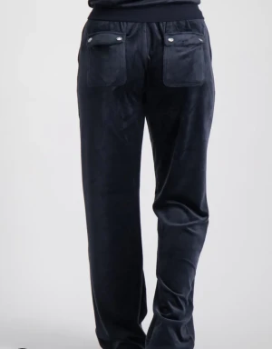 Juicy couture - Säljer mina mörkblåa Juicy couture byxor knappt använda pågrund av att dom är lite långa på mig är 156