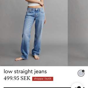Slutsålda Low straight jeans från Gina Tricot. Storlek 34 men passar allt imellan 34-38 beroende på hur man vill att dom ska sitta! Fint skick. 
