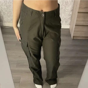 Cargopants  - Cargopants, pris går att diskuteras 