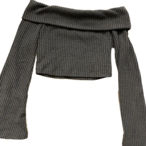 off shoulder top - använd 1 gång, köpte i fel storlek:) fint skick