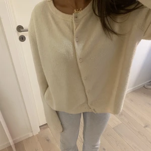 Beige stickad tröja  - Jätte mysig stickad kofta ❤️