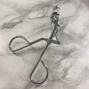 Ögonfransböjare  - Köpt ifrån kick