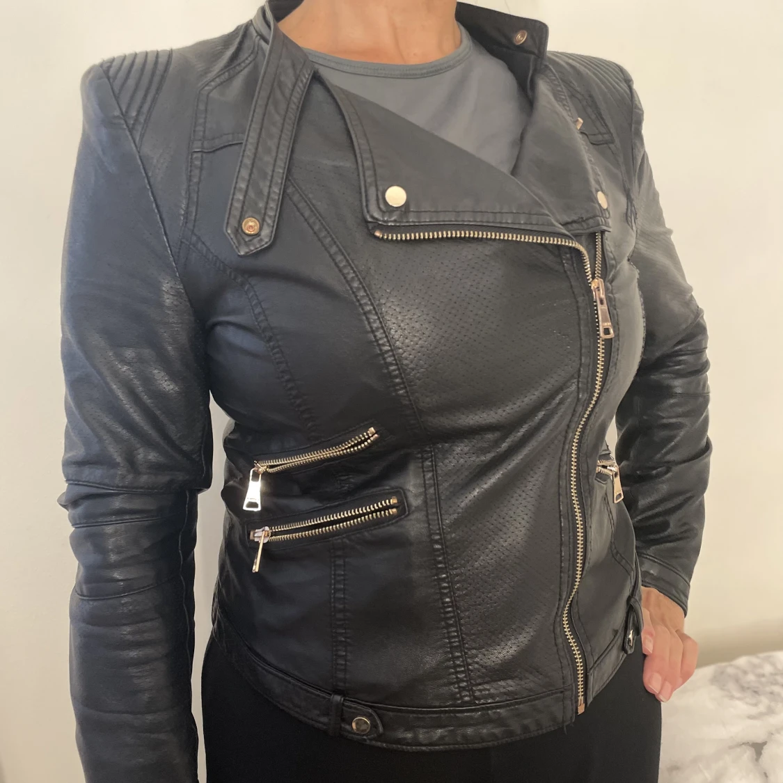 Svart skinnjacka - 90