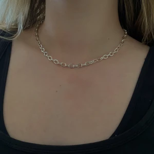 Halsband SNÖ - Silverkedja från Snö of sweden. 