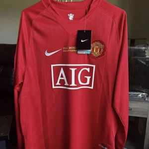 Ronaldo 2007 tröja  - En champions leuge final tröja i helt nytt skick. Storlek S och pris kan diskuteras. (Finns i svart också)