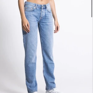 Jeans - Jeans från Lager 157. ”Icon” i strl xxs. Nypris 400kr men säljer för 100kr