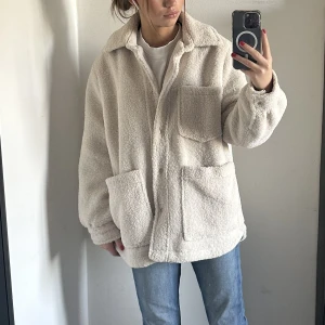 Teddyjacka - Teddybjörn cka från HM i mycket bra skick. Köpt för 599