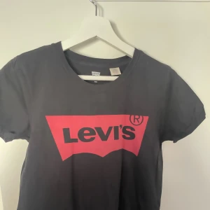 Levis tshirt  - Fint skick 