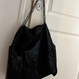 stella mcCartney - stella mccartney liknande väska, köpt utomlands, kom med prisförslag 🖤