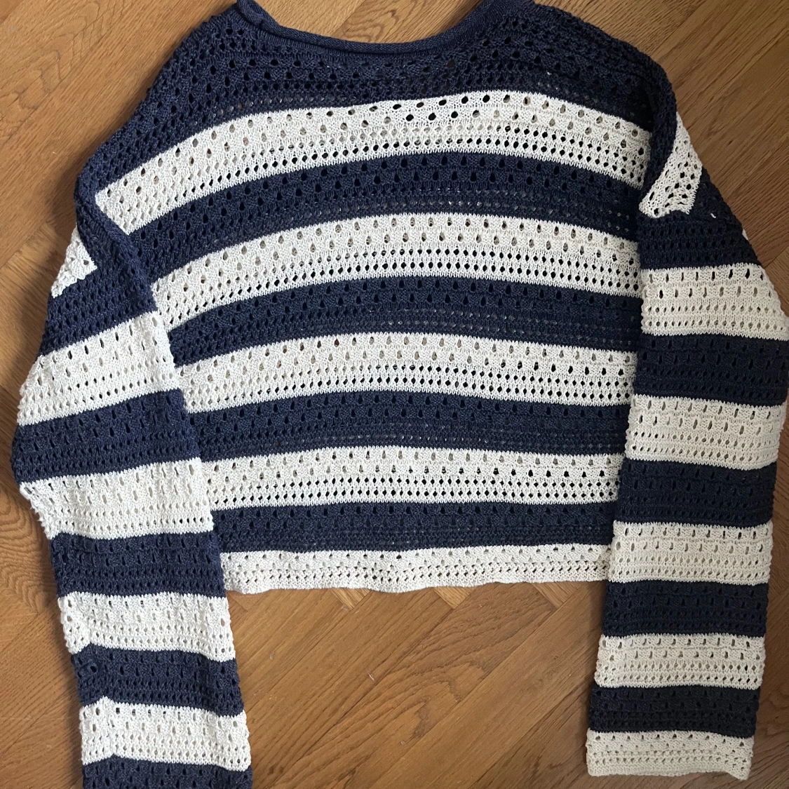 Hålstickad tröja - 90