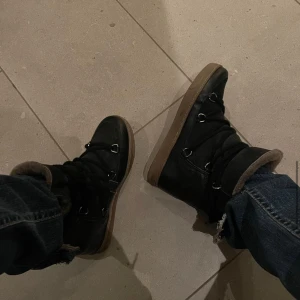 Isabel matant shoes  - Great condition! Have only worn them around 5 times and still comes with the red strings too xx love these for the colder weather especially when it gives you a little extra height too!