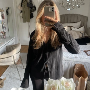 Skjorta - Så snygg skjorta från ginatricot med långa ärmar 