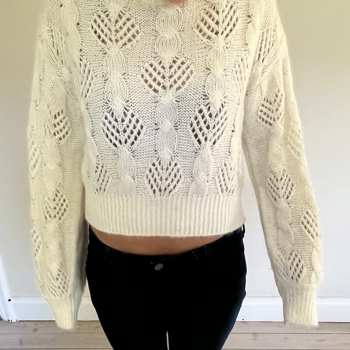 Vit stickad tröja