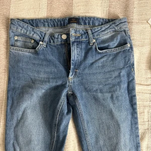 NLY JEANS lowrise  - Jättefina lowrise jeans från Nelly. Aldrig använda och utan defekter😍