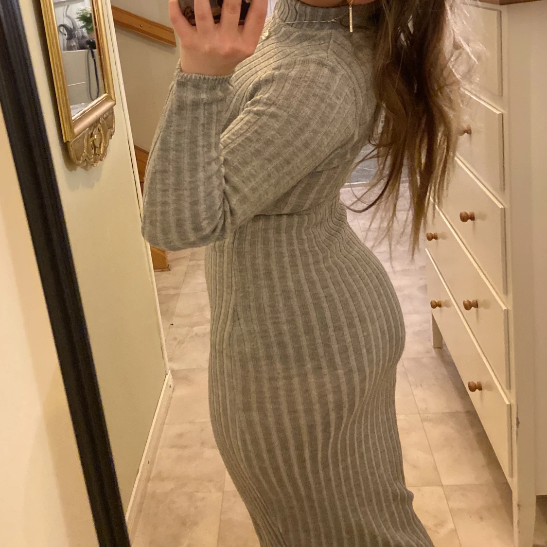 Grått ribbat sett - 91