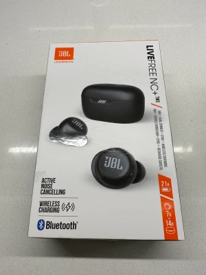 JBL hörlurar - jbl live free nc+ tws HELT NYA! Vann dem och använder inte. 