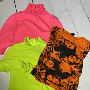 Toppar - 3 färgglada långärmade toppar  Fint skick