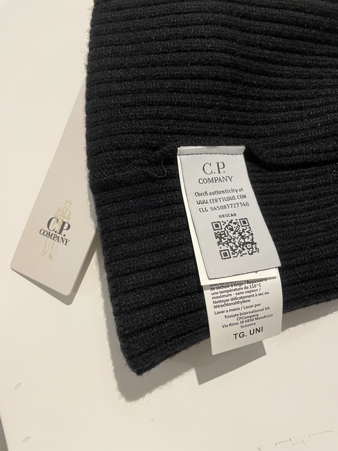 C.P. COMPANY mössa - 90