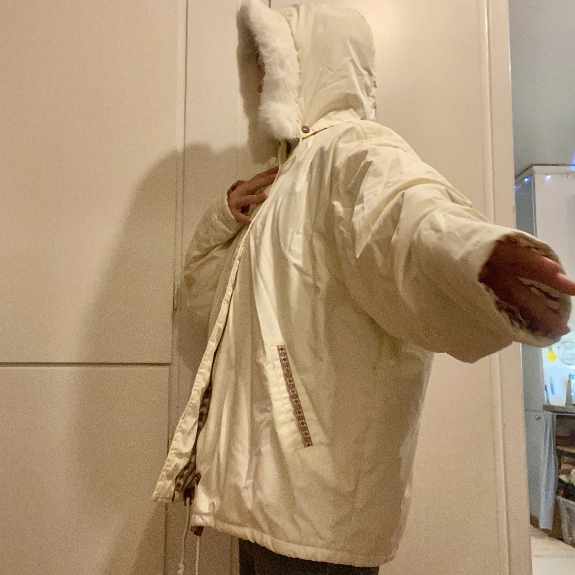 Cool vit eskimå vinterjacka