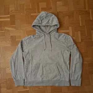 Säljer denna sköna hoodien från These Glory Days | Storlek L | Tillverkad i 100% bomull | Inga deffekter | Säljer för 449 Kr 