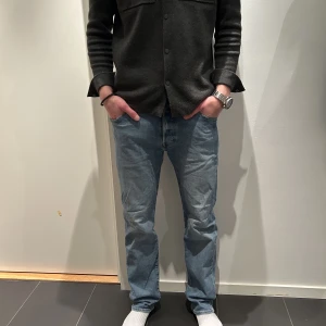 Levis 501 jeans - Fräscha jeans från Levis. Tvättas innan försäljning  