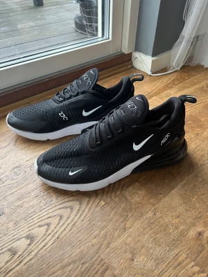 Nike 270 - Säljer pågrund av att jag inte använder skorna  Helt nya 