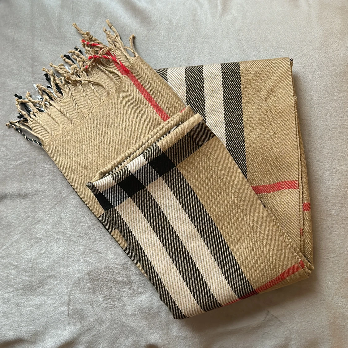 burberry liknande halsduk