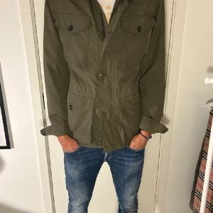 Field jacket  - En sjukt fräsch Field jacka från Ralph lauren  Skick 9/10 Storlek L Vid fler frågor är det bara att höra av sig 👍