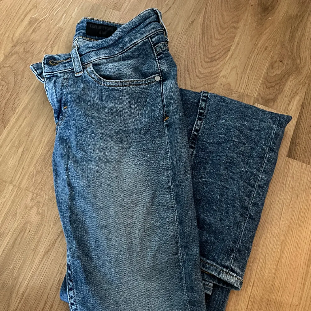 Helt oanvända Tiger of Sweden jeans storlek 26/34 Endast testade men var fel storlek. Jeans & Byxor.