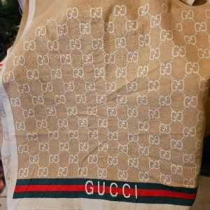 Halsduk  - Halsuk kopia lång varm och gosig helt ny 