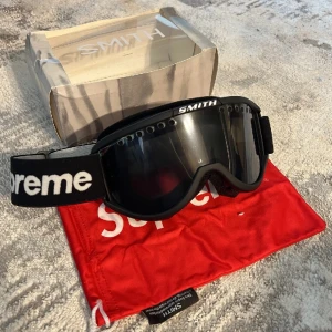 Supreme ski goggles - Worn few times (still in excelent condition). Bought from Ebay for 299€