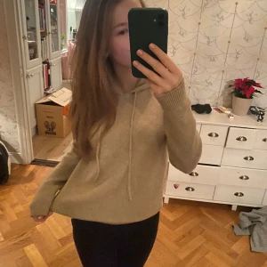 Tjocktröja  - Jättefin tjocktröja från vila. Inte nopprig❤️ 