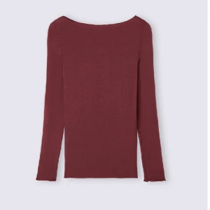 Intimissimi topp - Intimissimi topp i kashmirblandning! Köpt förra året tror inte denna färg går att köpa längre. Inte lika röd som färgen på första bilden, utan de andra bilderna stämmer bättre😊✨