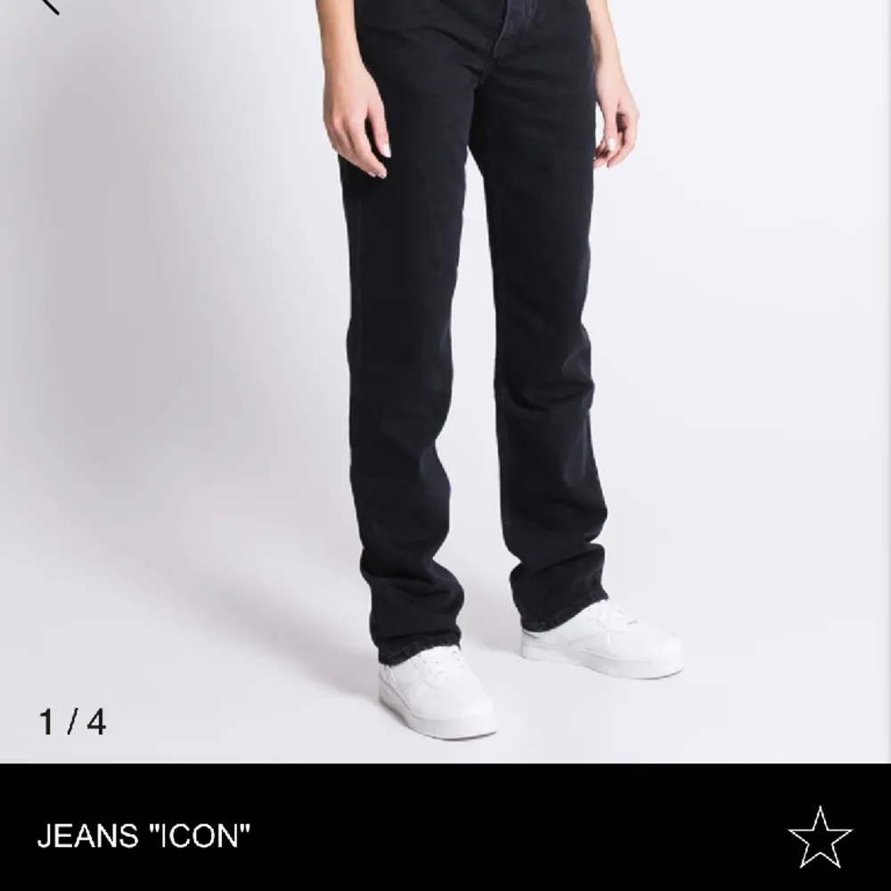 lägger upp igen så att en tjej kan köpa. Jeans & Byxor.