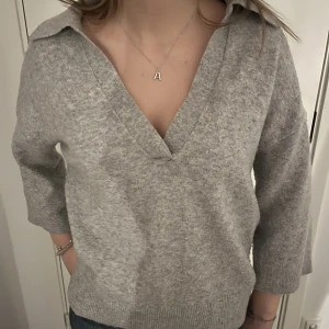 trekvartsärmad tröja  - trekvartsärmad stickad tröja ifrån hm med krage💓💓