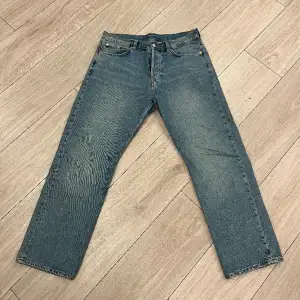 Weekday jeans - SPACE!  Skick:10/10 Storlek: 32/30
