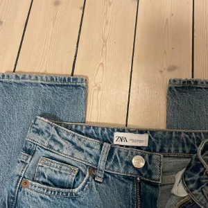 Zara jeans  - Fina Zara jeans inga defekter, säljs då de är för små på mig💓
