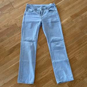 Low straight jeans  Waist : 29  Length : 32💓