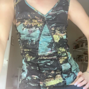 Topp - Tröja köpt på plick för ett tag sen! Jättefin vintage säljer ba för har tröttnat lite 