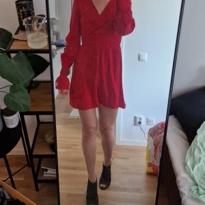 Klänning NAKD - Jättefin oanvänd klänning från NAKD. Tyvärr inte min stil 