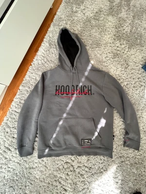 hoodrich  - säljer denna för att den ej används, är i bra skick och köpt 2022
