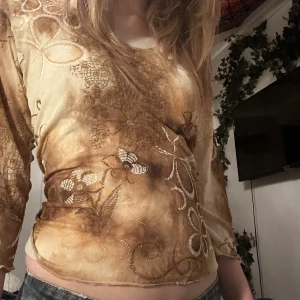 Mönstrad tröja<3 - Jättefin tröja som jag säljer då den inte passar mig lika bra längre :( 