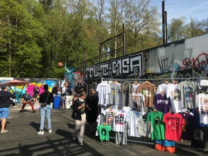 Snösätra festival Rågsved - Säljer T på Spring Beast Snösätra festivalen. Idag lördag och Söndag 21 maj