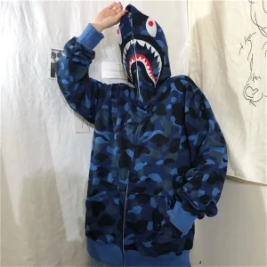 Spring shark hoodie sweatshirt hip hop camouflage sweatshirt  - Blå bape tröja storlek S/M  Använd 4-5 veckor  Tvättbara 