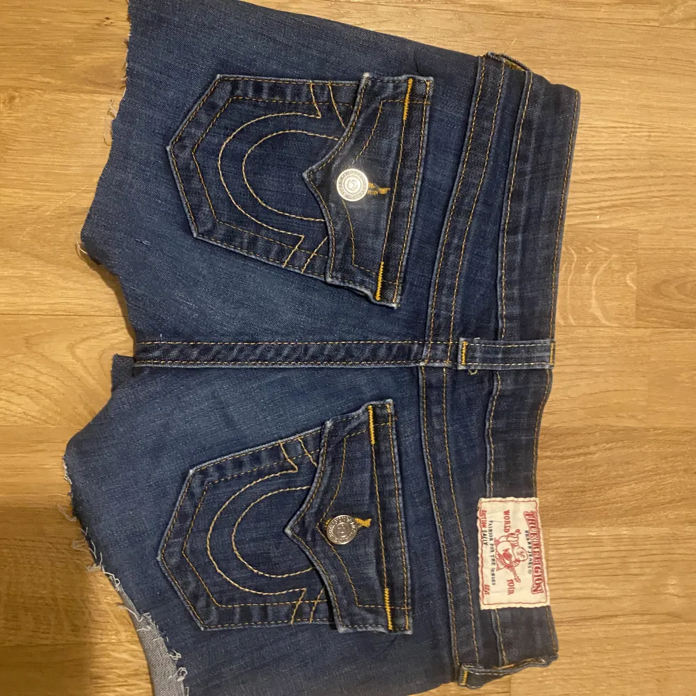 Säljer dessa super snygga true religion shorts❤️. Jeans & Byxor.